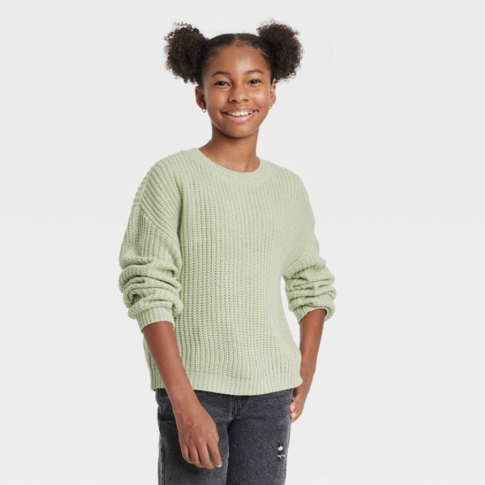 Green pullover sweater